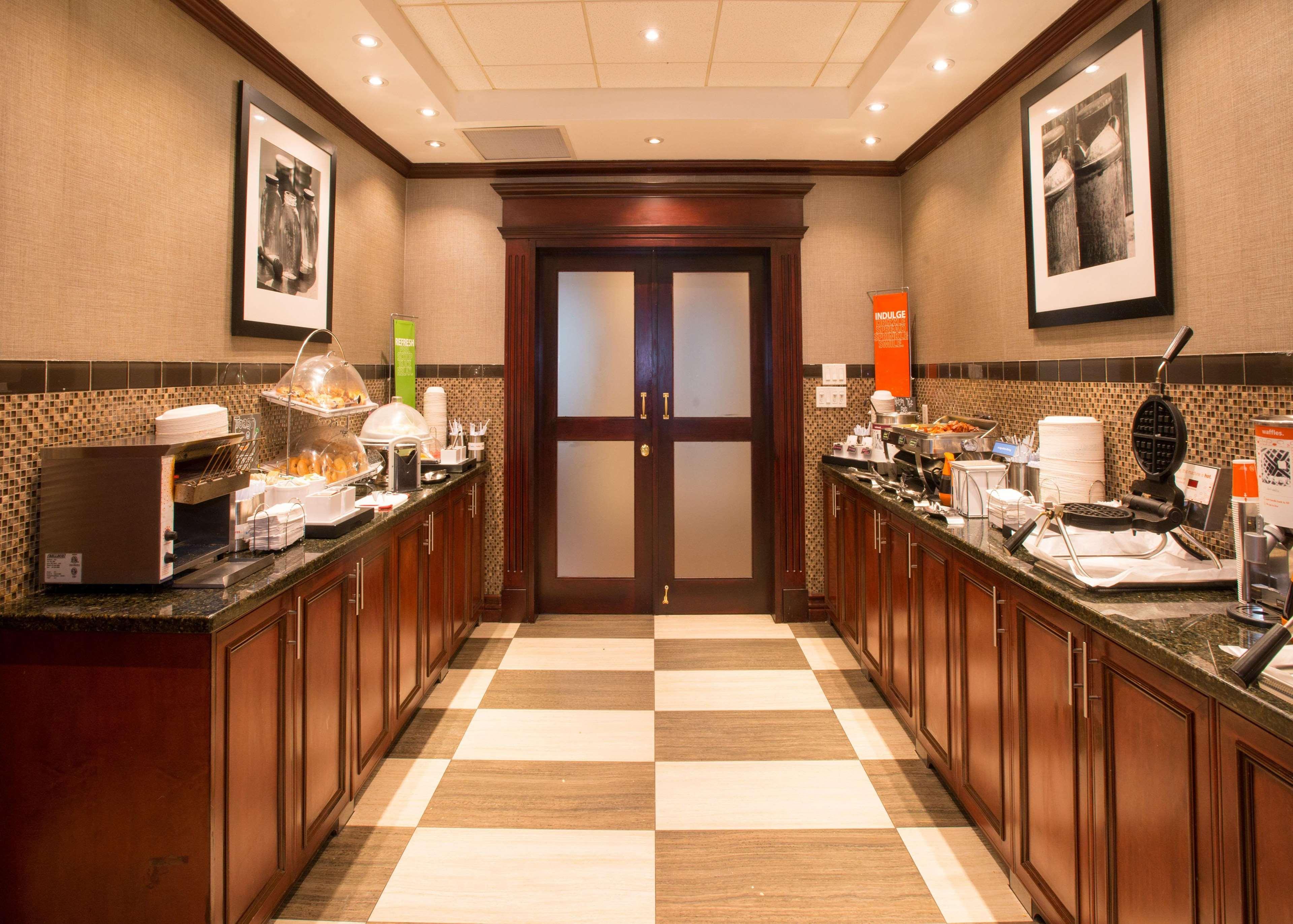 Hampton Inn Toronto-Mississauga West מראה חיצוני תמונה
