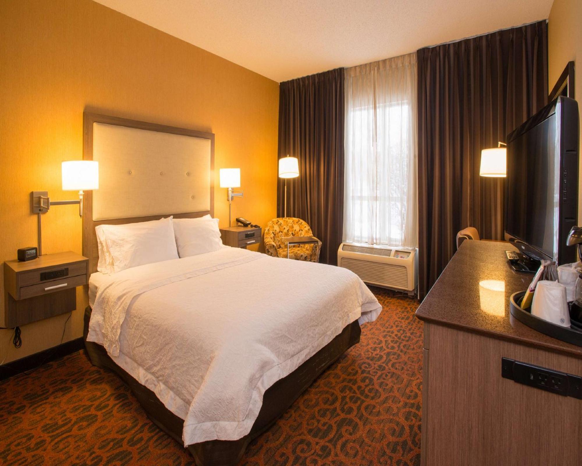 Hampton Inn Toronto-Mississauga West מראה חיצוני תמונה