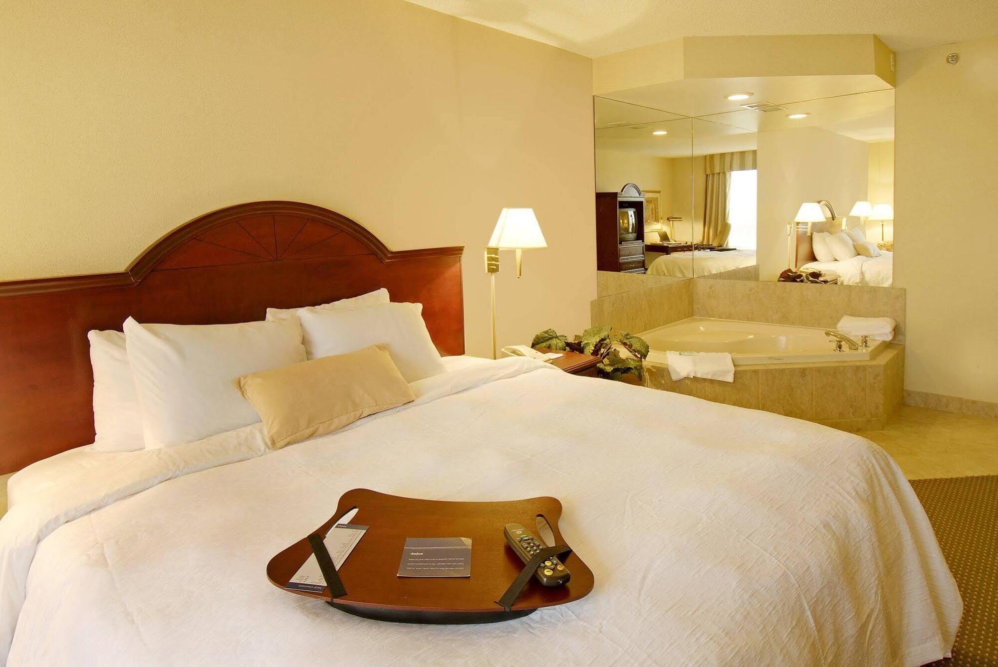 Hampton Inn Toronto-Mississauga West מראה חיצוני תמונה
